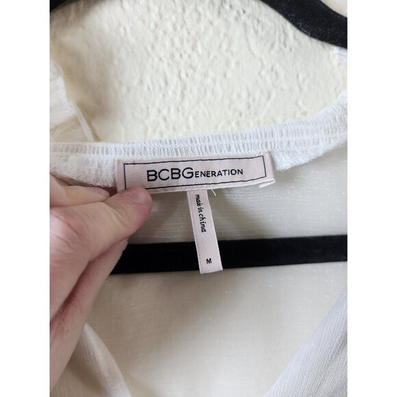 ​BCBGeneration Womens M White Sheer Blouse Smocked Mock Neck V-Neck Long Sleeve - Picture 4 of 4